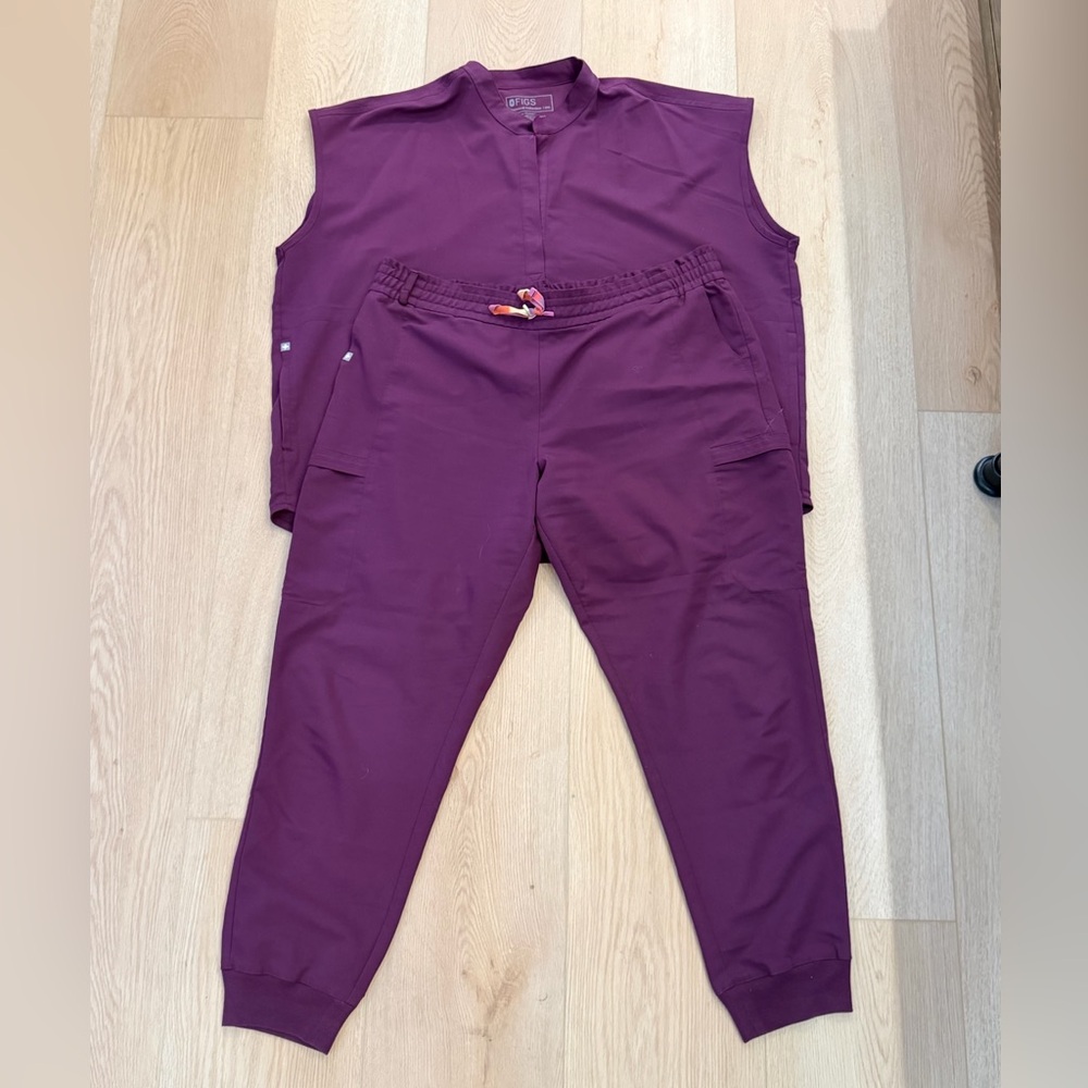 FIG Scrub Set - Top & Jogger Pants